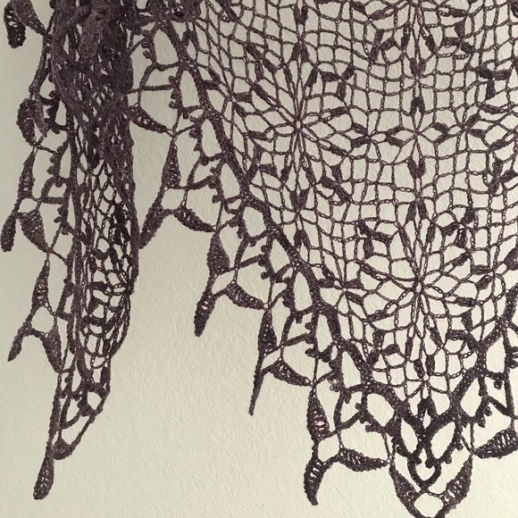 NEW Handmade Luxury English Ivy Lace Shawl, Triangular (96"L & 48"D), Plum - Picture 3 of 9